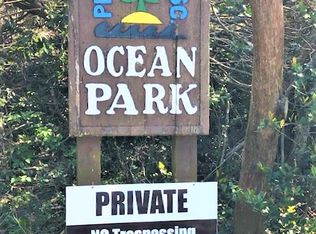 106 Fern Ct, Pine Knoll Shores, NC 28512