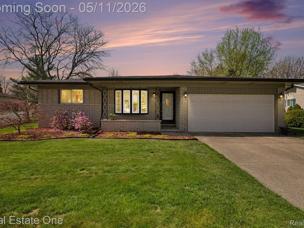 4699 Alton Dr, Troy, MI 48085
