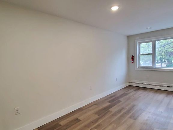 4th image of 2505 Kennedy Blvd #68B