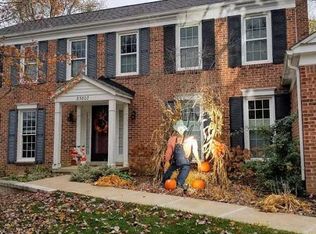 35807 Smithfield Rd, Farmington, MI 48335