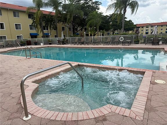 5th image of 8274 Key Royal Cir APT 1025