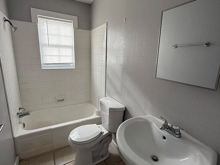 425 W Tennessee St — Photo 6