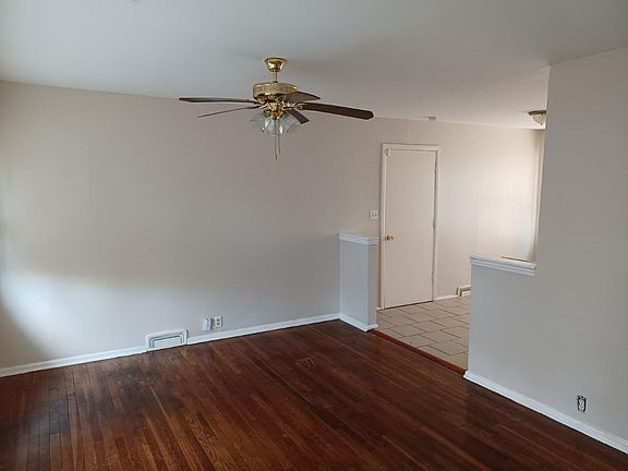 4th image of 11208 Oakland Ave