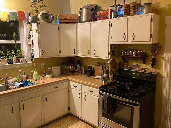 2nd image of 724 Pine St #1