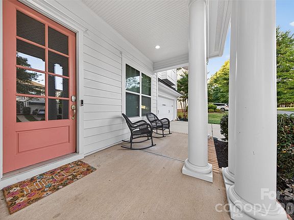 2nd image of 5220 Meadowcroft Way