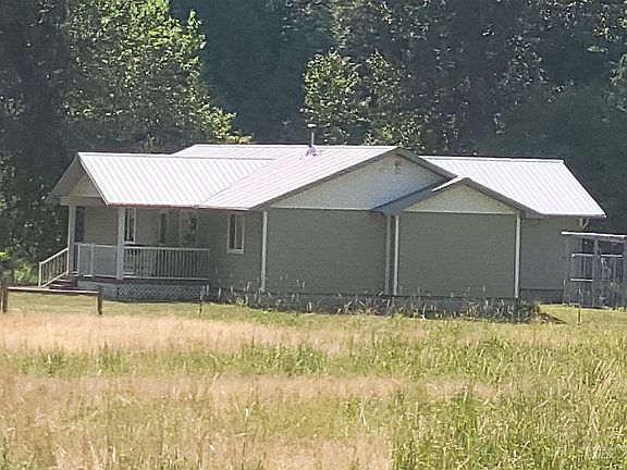 3rd image of 437 Clearcreek Rd