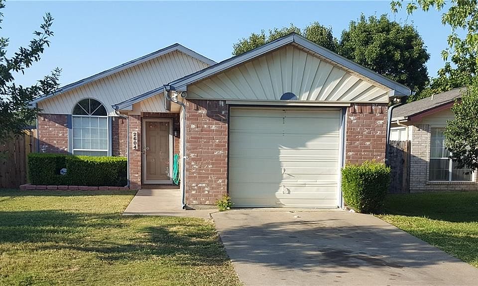 1st image of 2604 Whitehurst Dr
