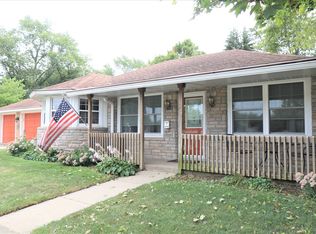 518 W Johnson St, Clinton, IL 61727