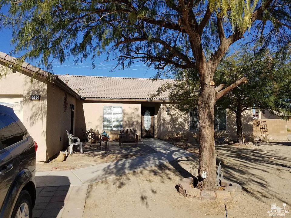 2nd image of 1480 Catalina Ave