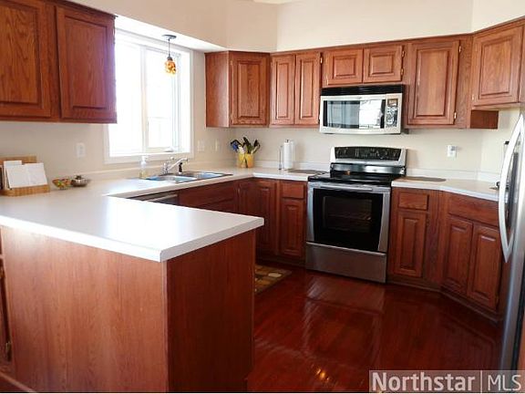 3rd image of 4142 Black Oaks Ln N