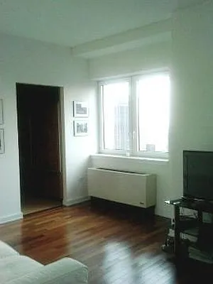 Rented by R New York | media 24