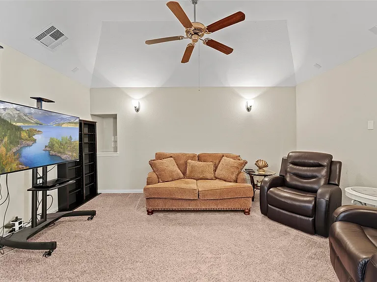 16127 Fairway Creek Cir — Photo 23