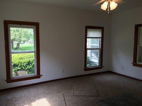 4th image of 211 E Vermillion St