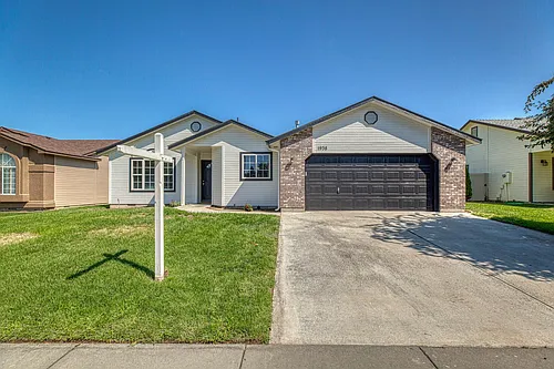 1938 E Birchwood Dr Photo 1