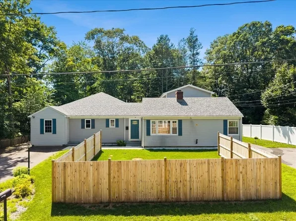 5 Highland Ave, Plainville, MA 02762
