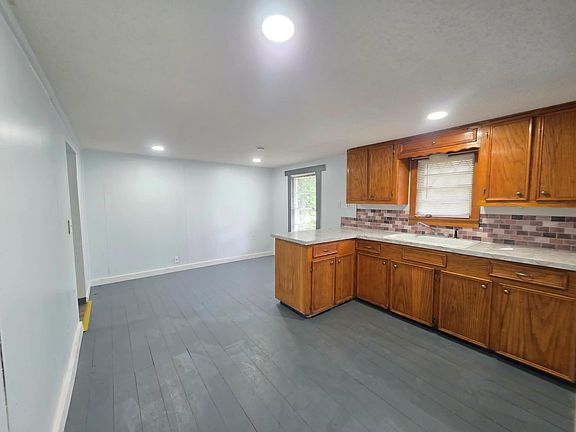 4th image of 3222 Nolan Ave
