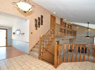 2125 W Oakwood Rd, Oak Creek, WI 53154