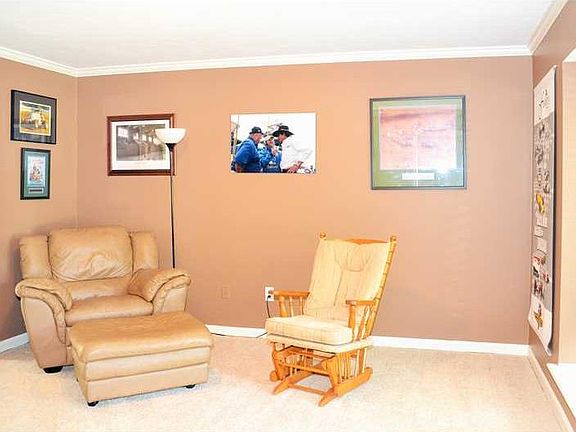 3rd image of 123 Winding Creek Ct