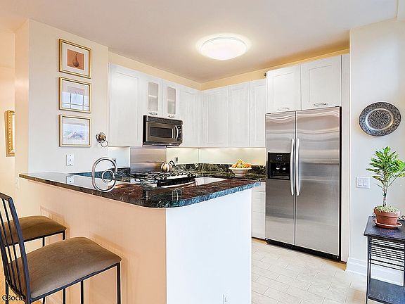 2nd image of 272 W 107th St APT 8D