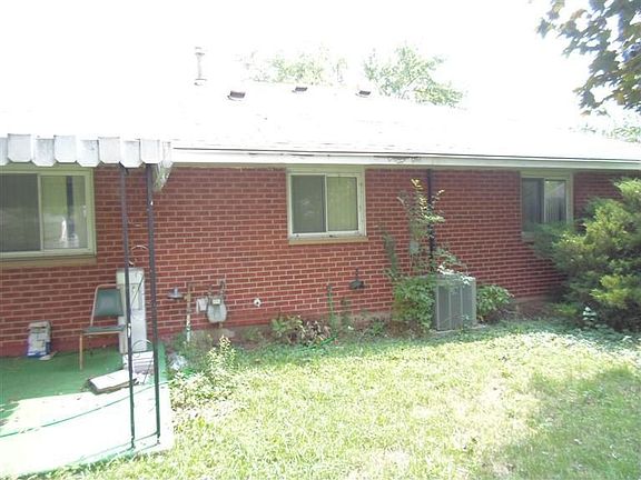3rd image of 25 Brookhaven Dr