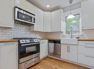 1069 Hudson Rd, Saint Paul, MN 55106