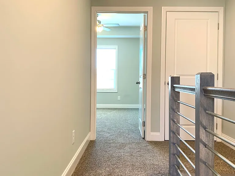 915 Sinclair Dr — Photo 16