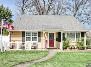 47 Dora Ave, Waldwick, NJ 07463