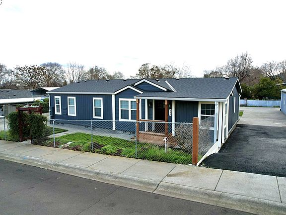 2nd image of 996 Honey Do St