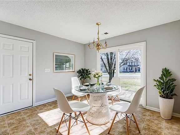 2nd image of 2154 Wexford Way