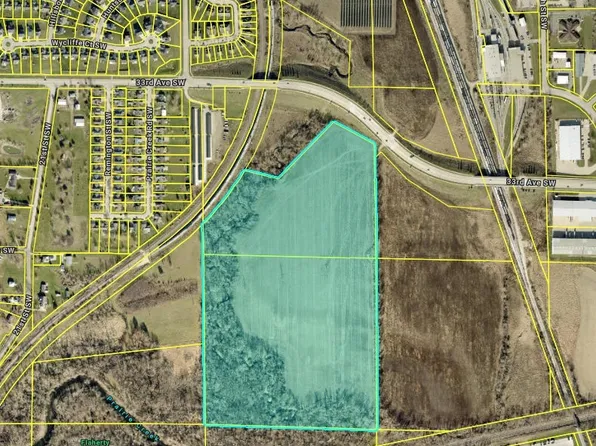 33rd Ave SW, Cedar Rapids, IA 52404