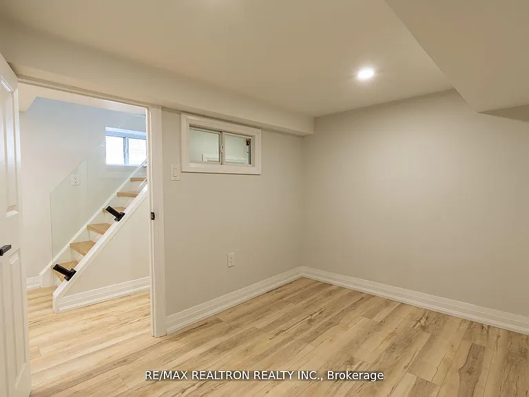 77 Hatherley Rd — Photo 22