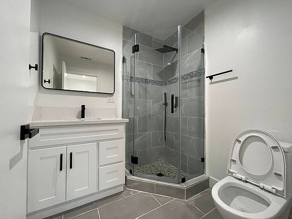 5th image of 1340 W 37th St