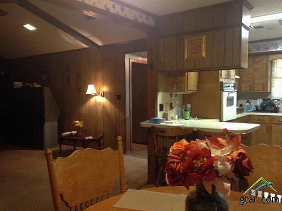 4th image of 100 Carey Ln