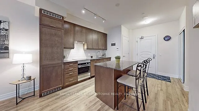 9085 Jane St #208 — Photo 9