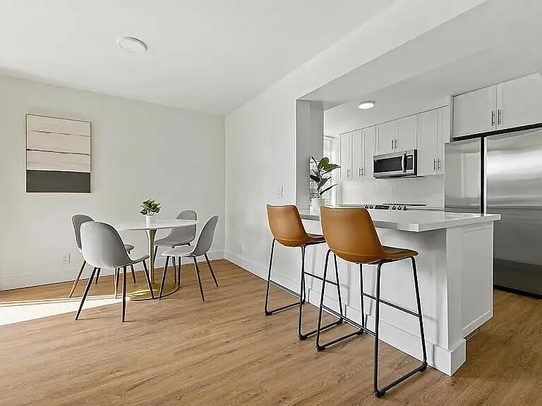 1 bed, 1.0 bath, 729 sqft, $2,300 — Photo 3