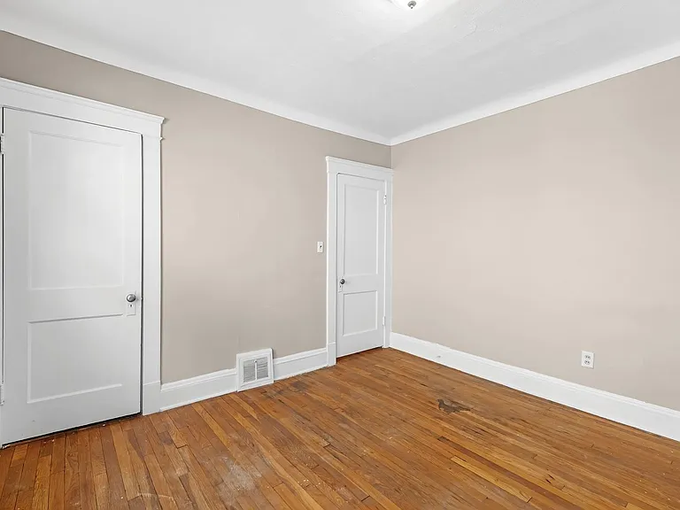 1695 Glenmont Rd — Photo 48