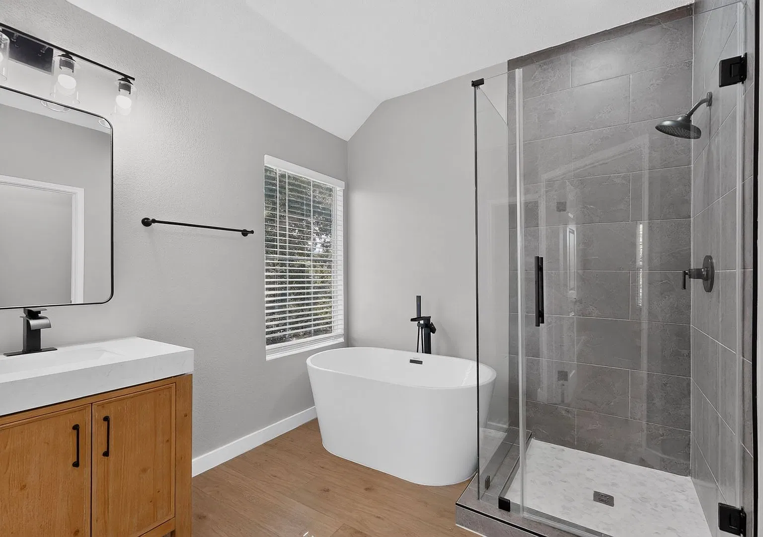 Newly Renovated Home In Frisco — Photo 3