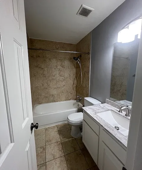 724 Due West Ave N #E — Photo 12