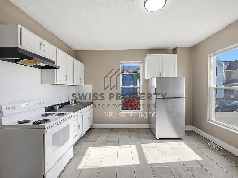 391 Saint Clair Ave — Photo 19
