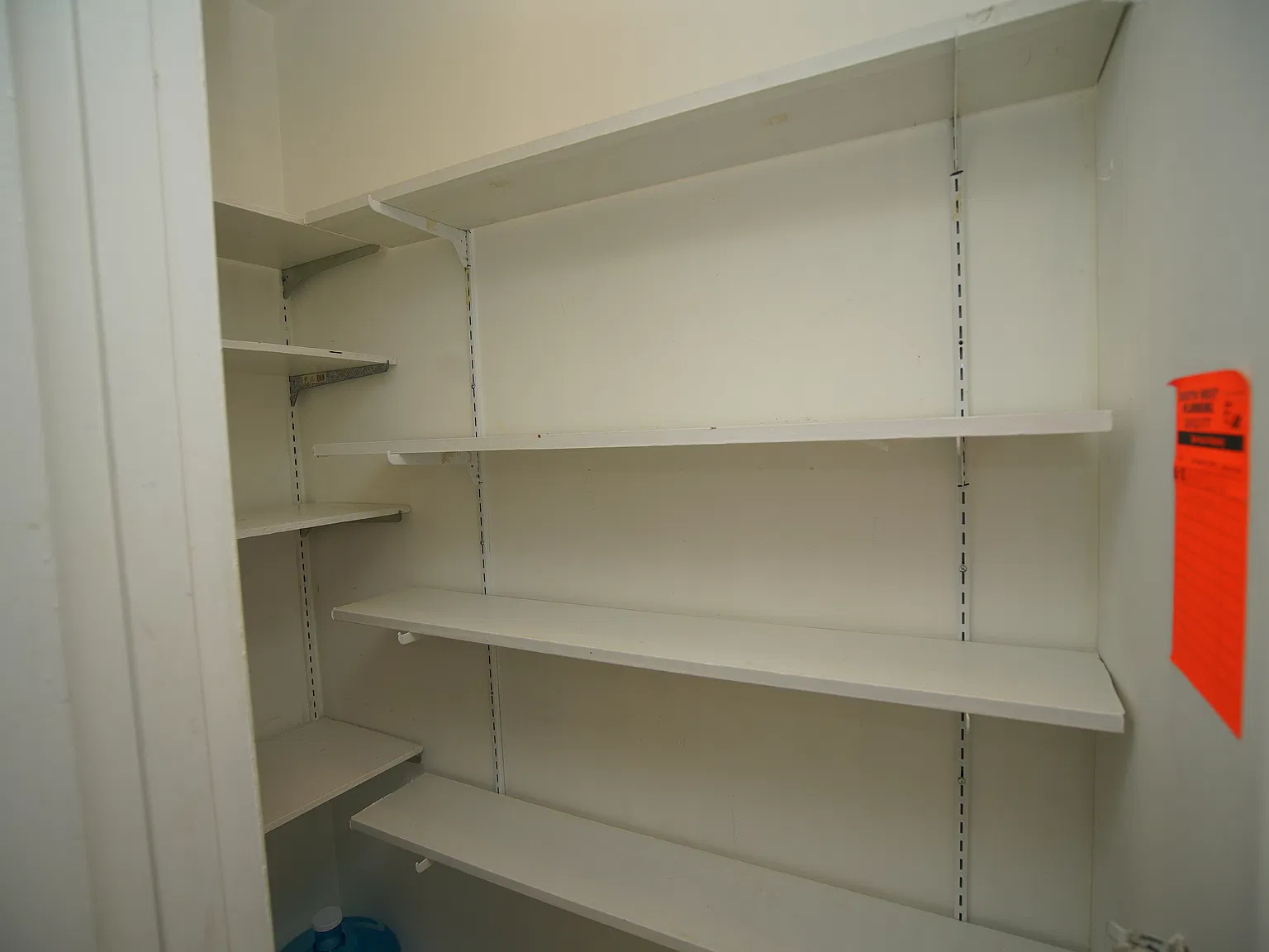 3 bed, 920 sqft, $3,300 — Photo 3