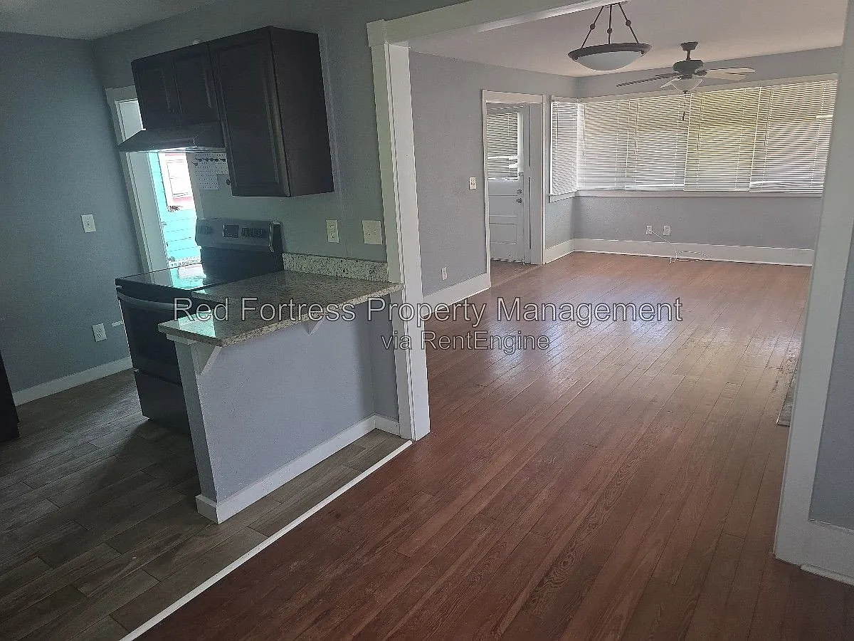 3 bed, 1.0 bath, $1,299 — Photo 3