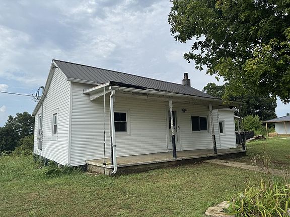 2nd image of 1495 Alhambra Rd
