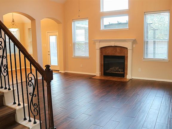 5th image of 2212 Valley Blossum Ln