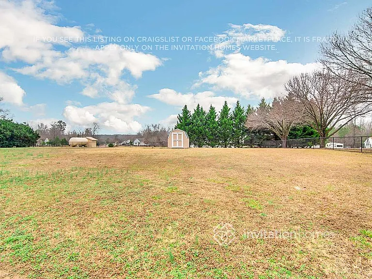 114 Hunter Ln — Photo 24