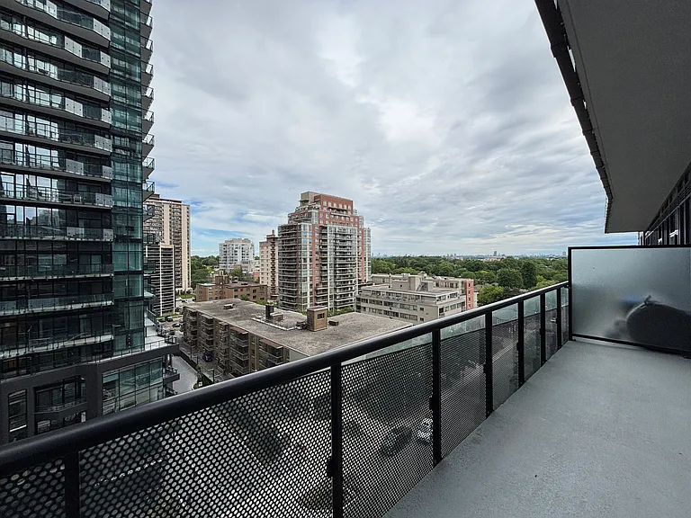 117 Broadway Ave — Photo 21