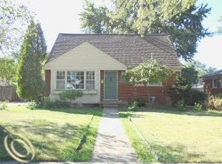 21234 Erben St, Saint Clair Shores, MI 48081