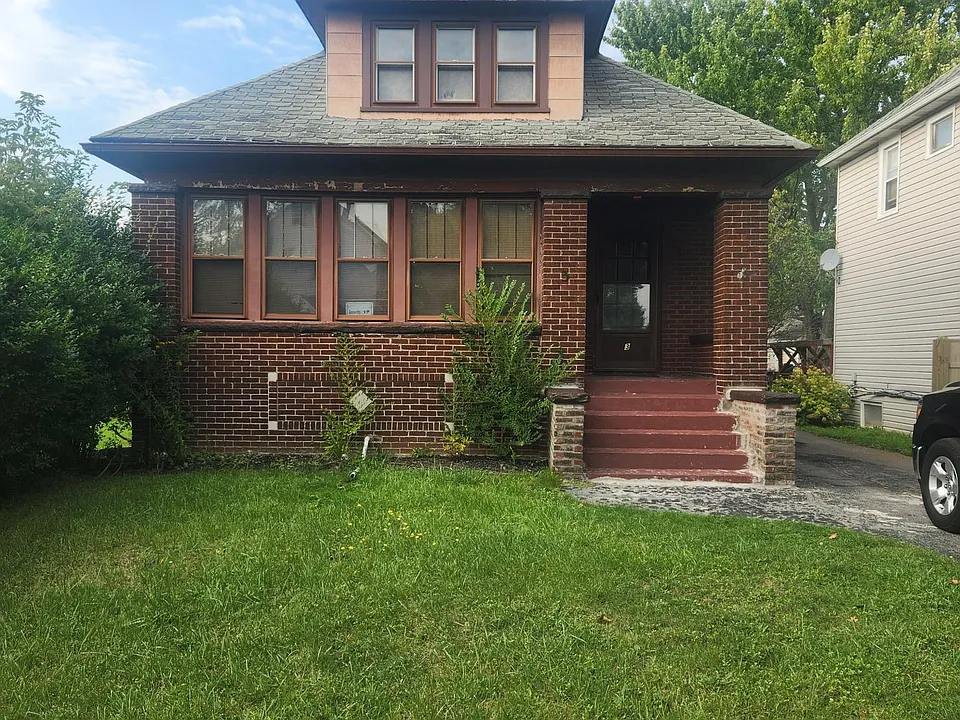 3 Hawthorne Ave