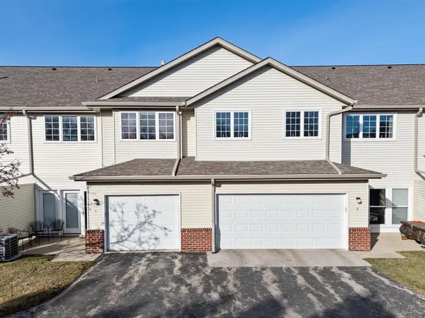 2428 Fox River PARKWAY #C, Waukesha, WI 53189