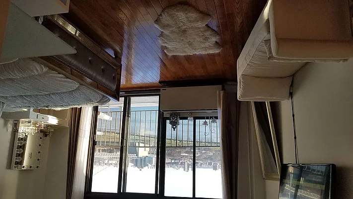 Rented by Compass | media 33