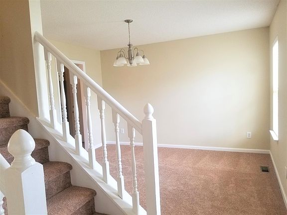 5th image of 621 Chowning Pl